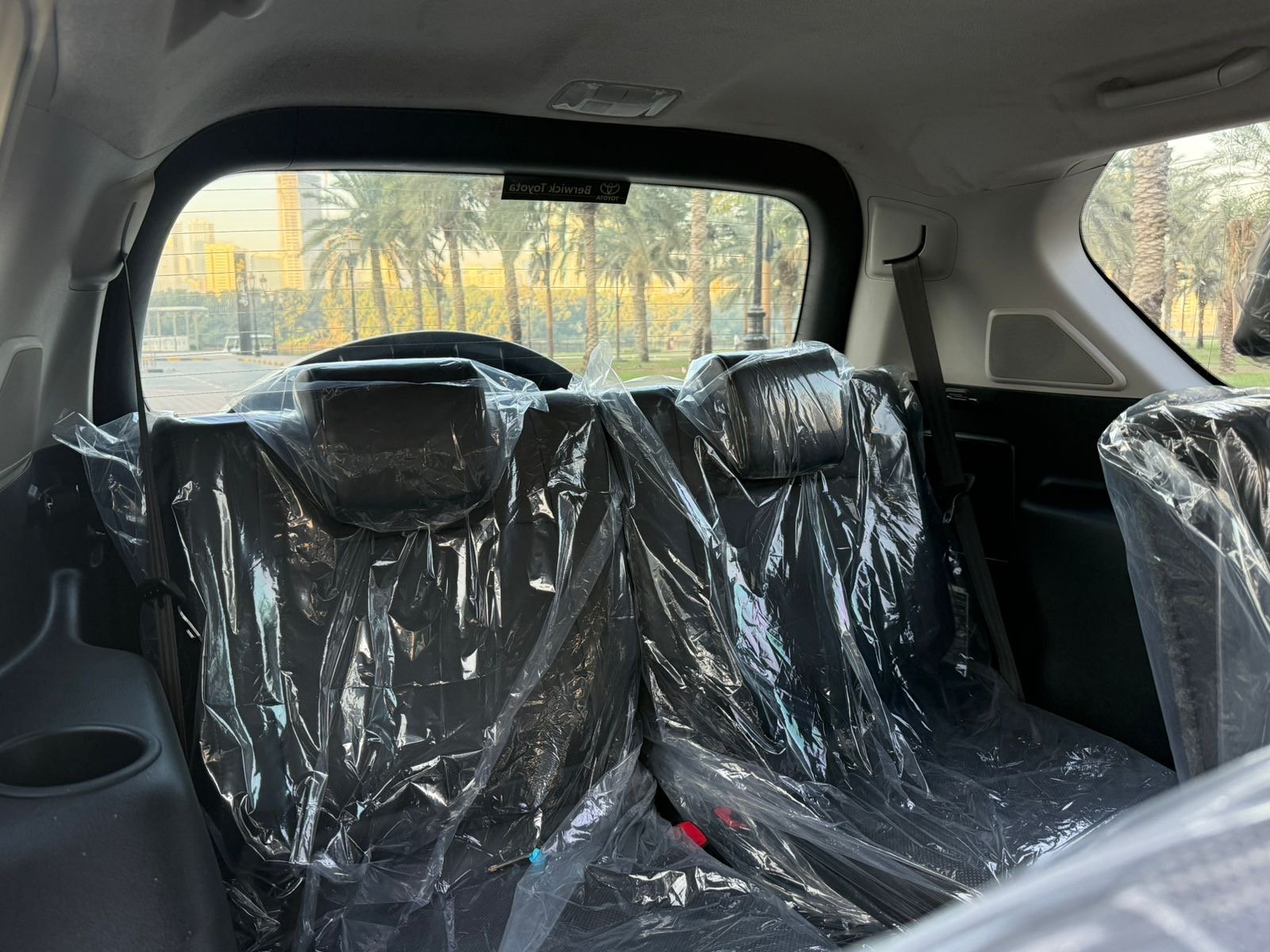 Land Cruiser Prado 2021 White image